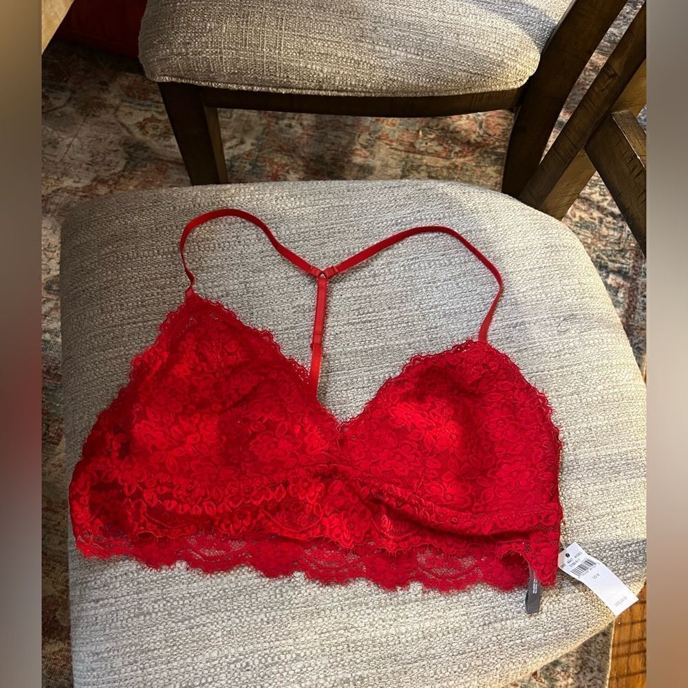 NWT Aerie lace bralette with adjustable straps size M